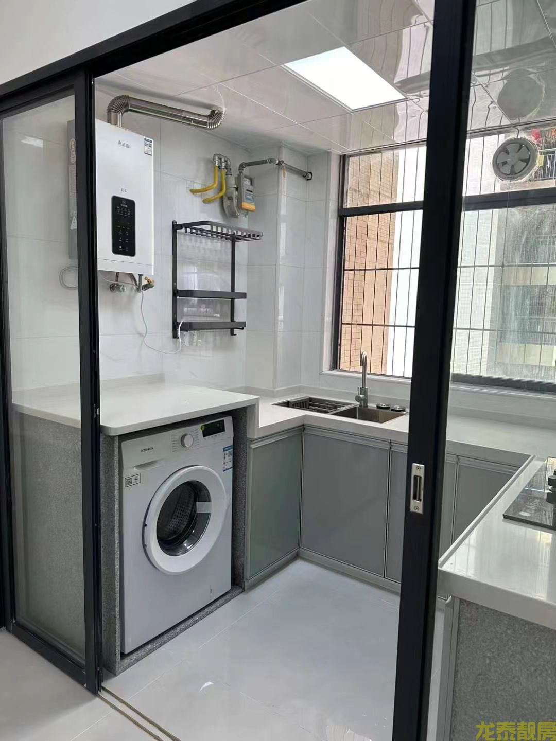 香槟壹号 2房 南向  新装修