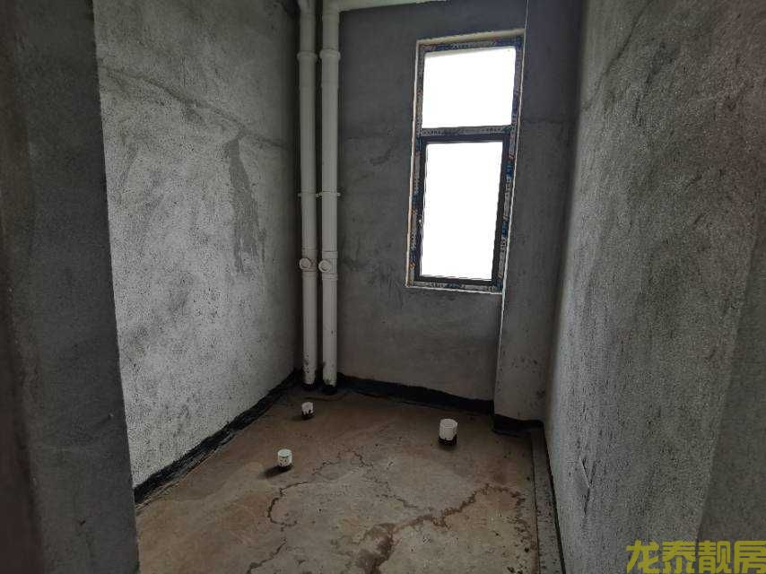 绿景豪庭，124平南北通透户型