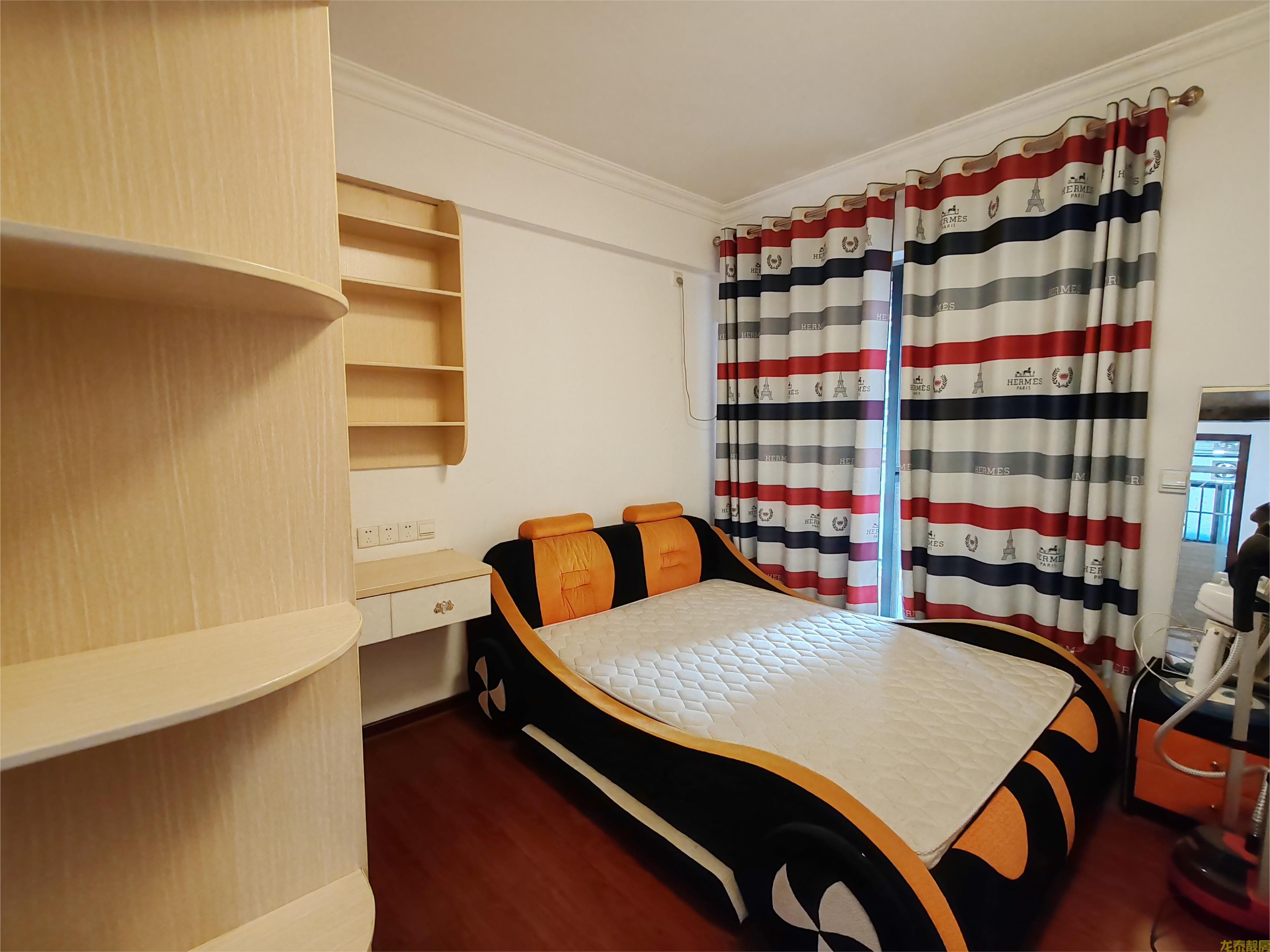 星河国际电梯靓楼层精装单边位