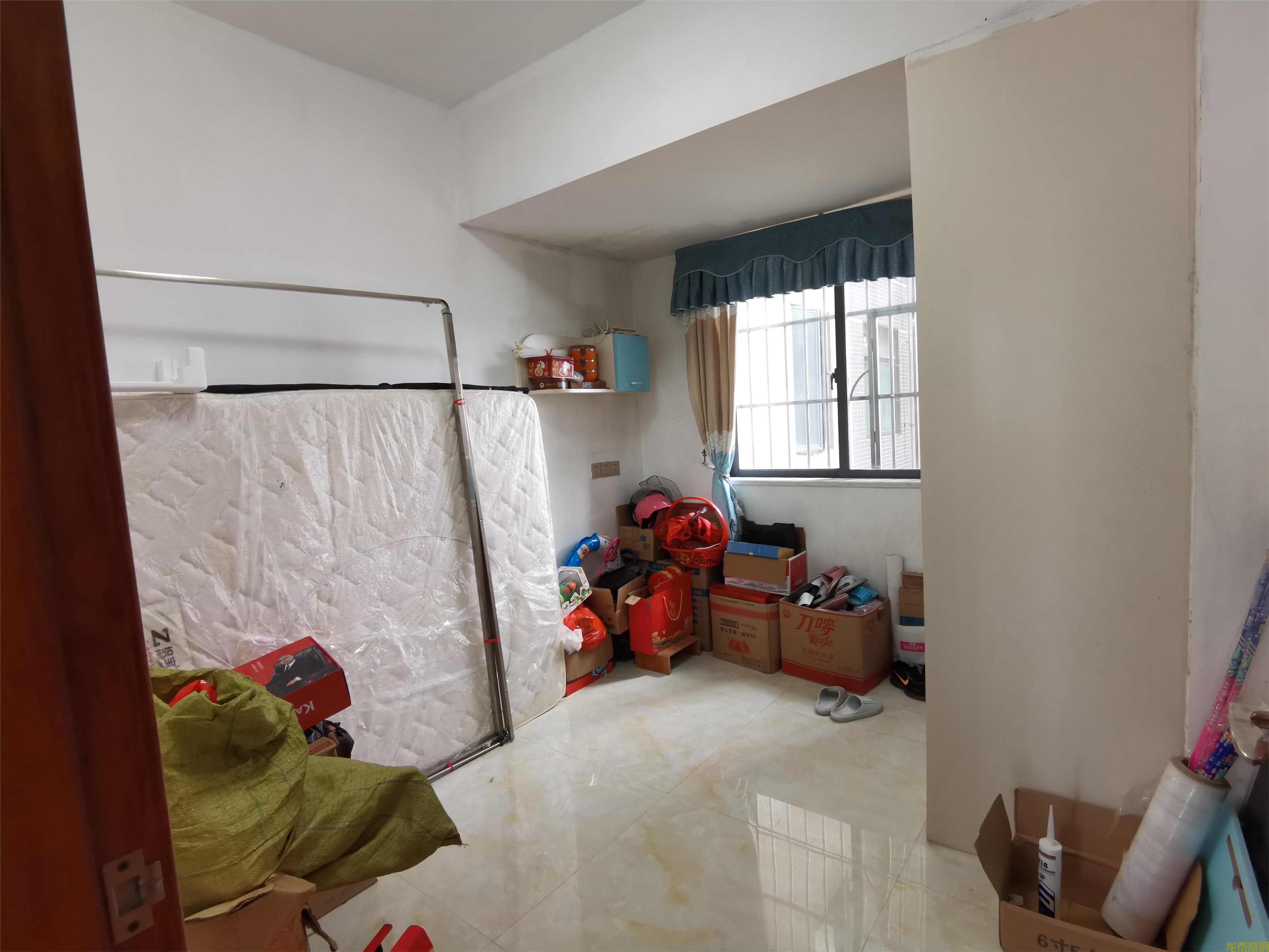 香槟一号电梯精装靓层4房