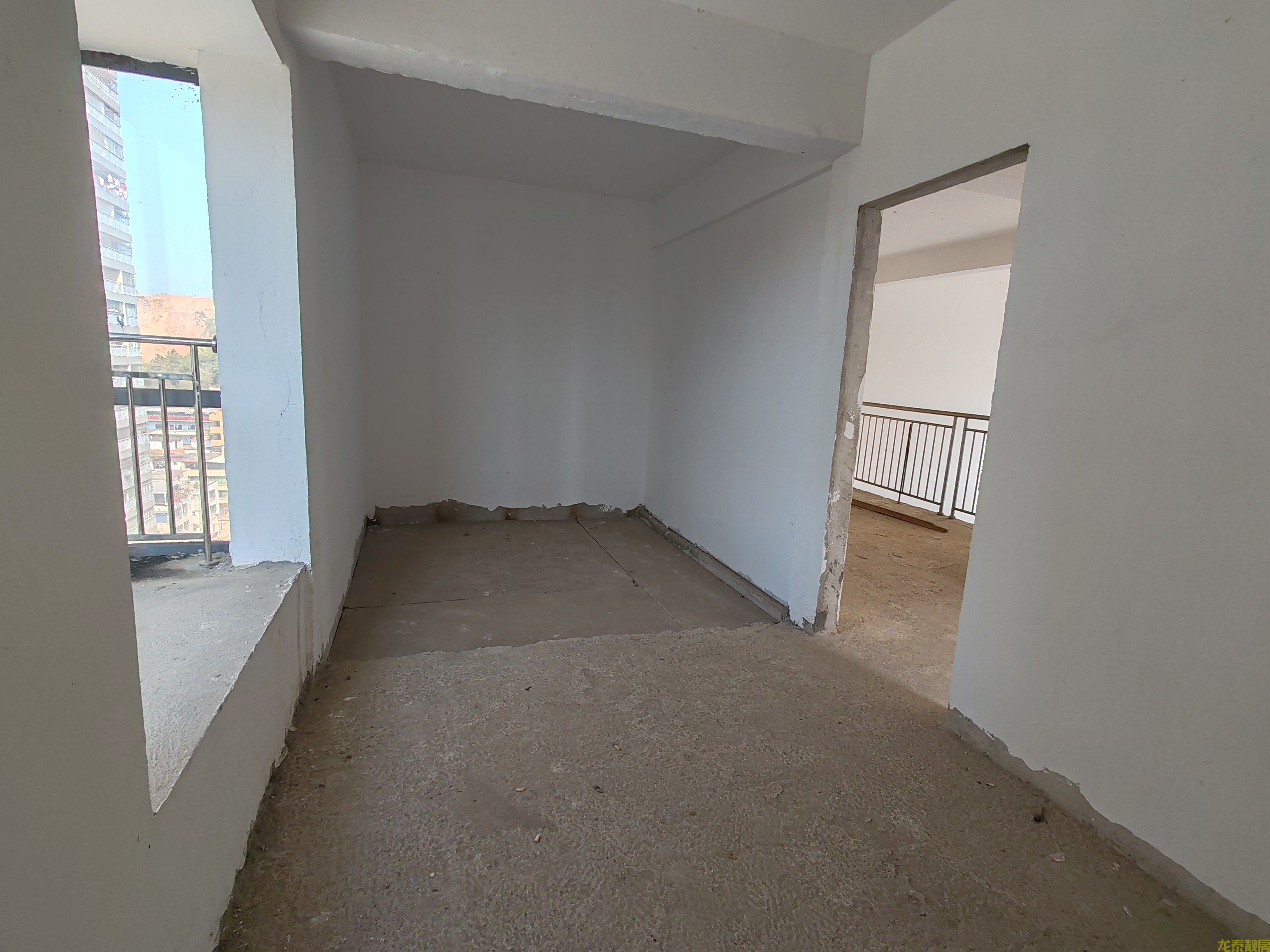 香槟壹号电梯复式小高层