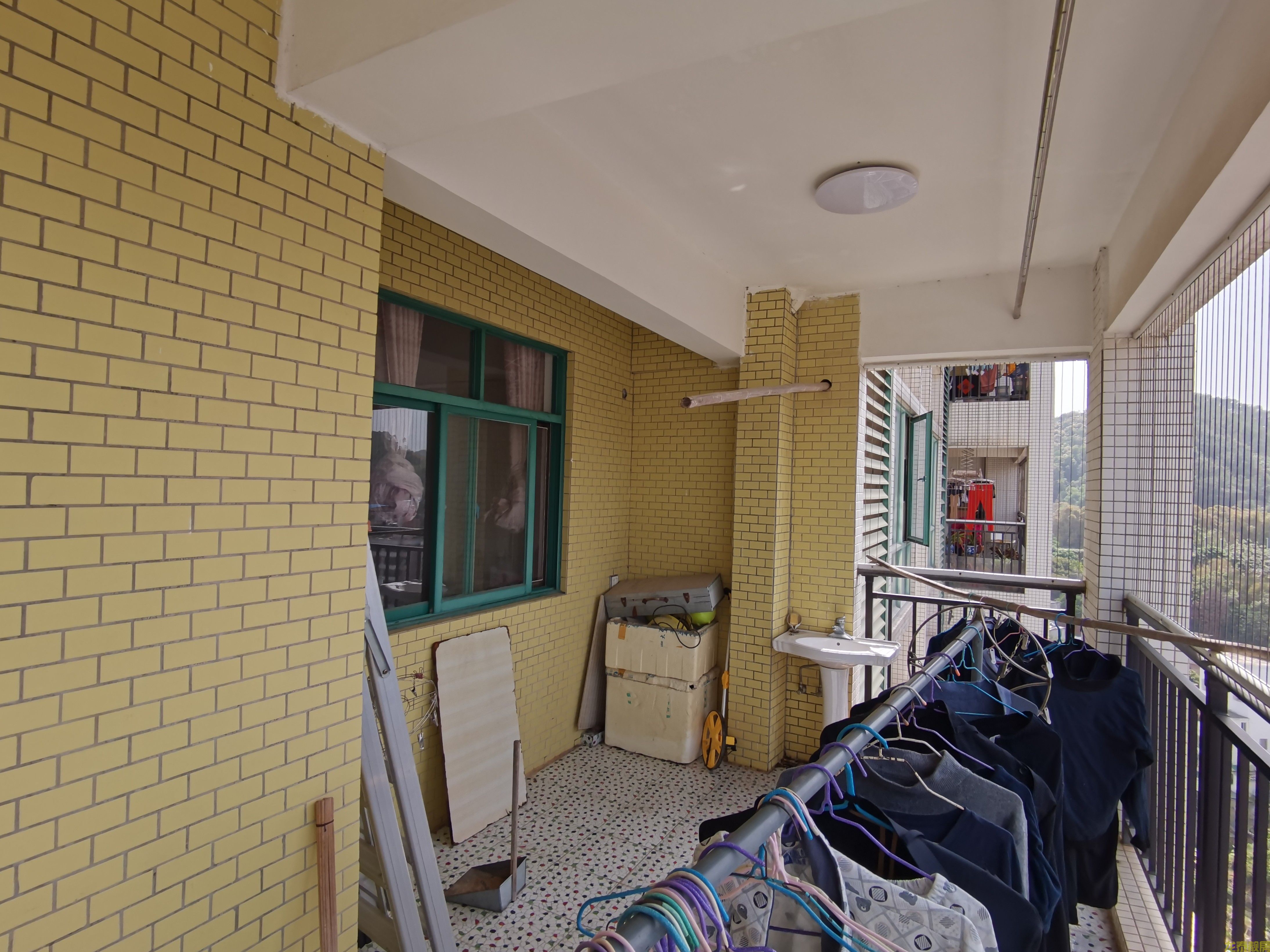 龙泉居电梯靓层南向