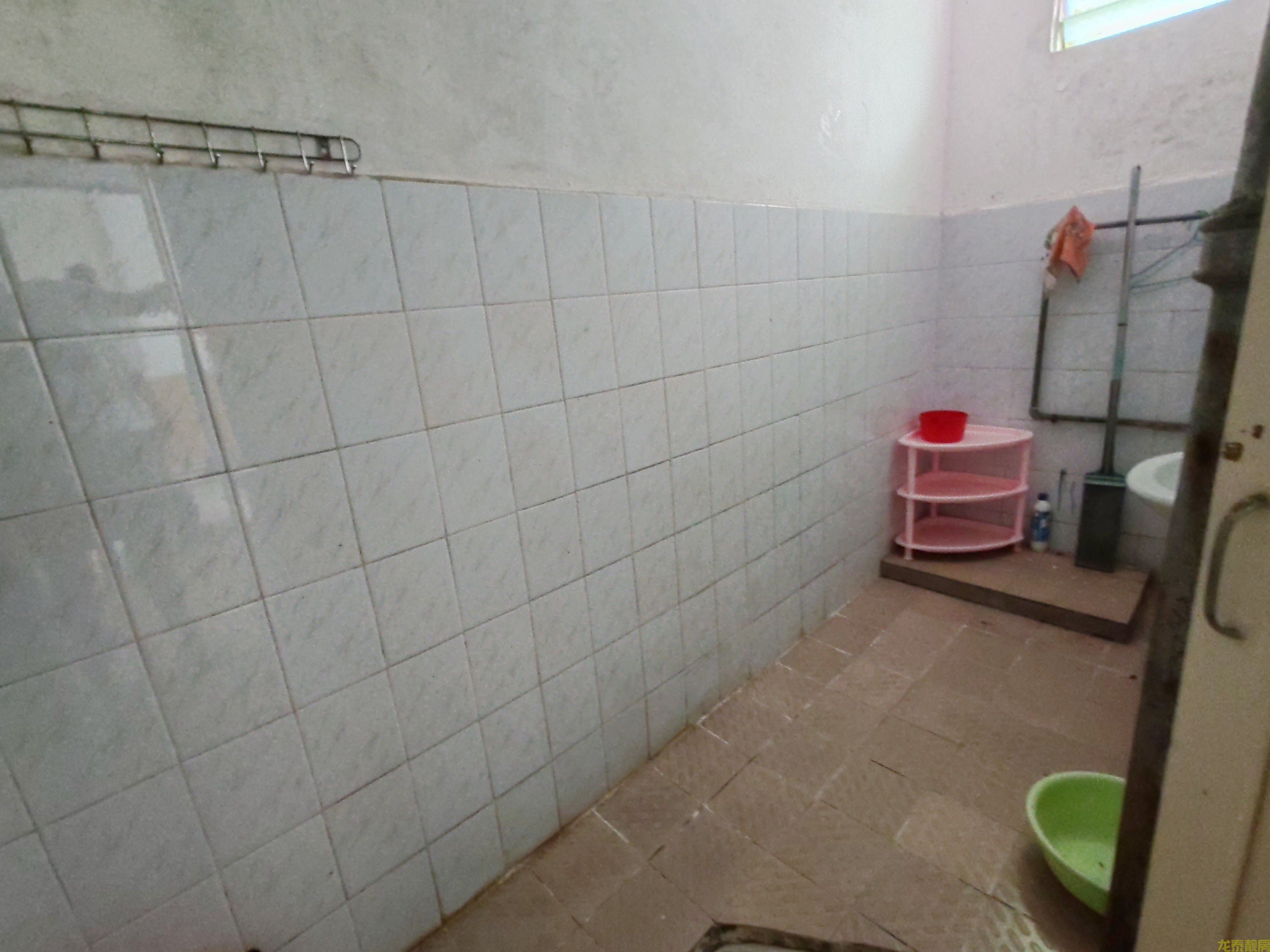 一中门口步梯7楼