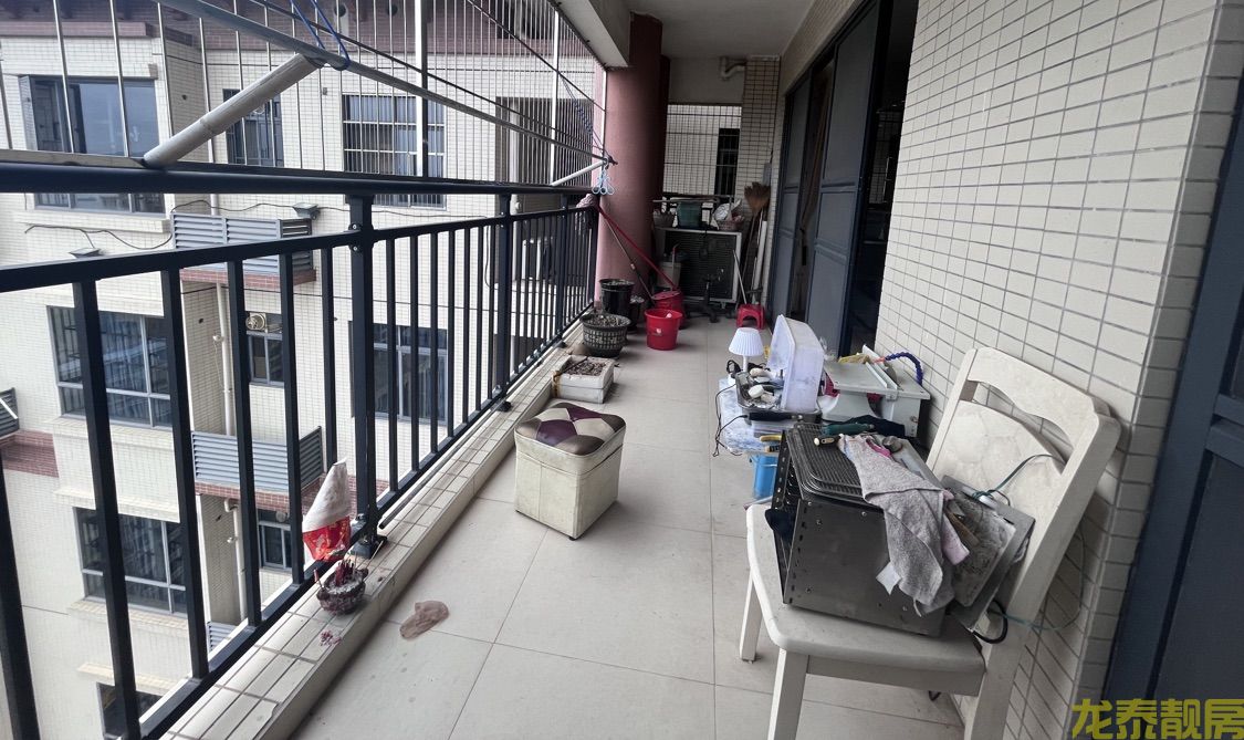 星河国际江景大四房