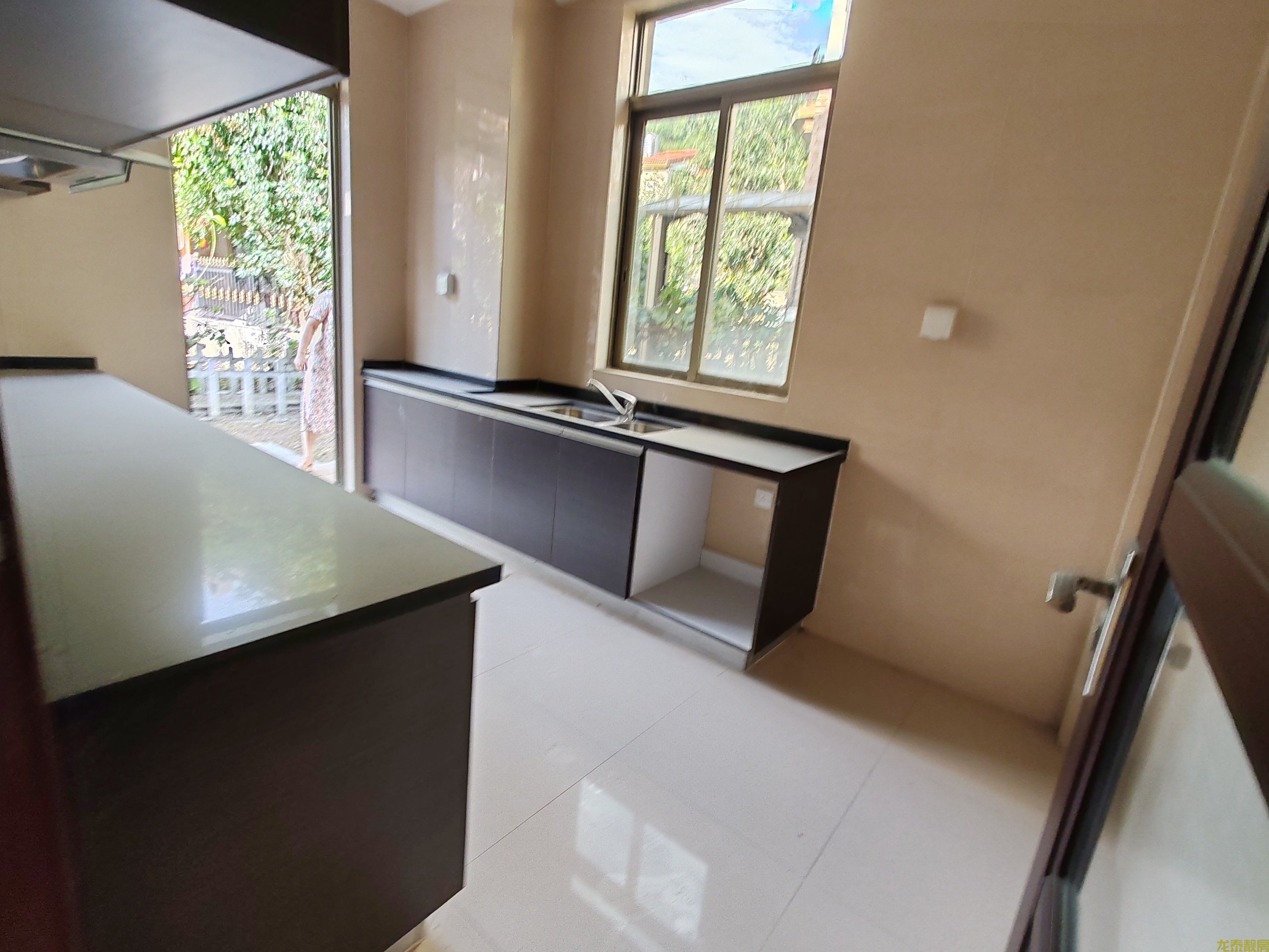 碧桂园别墅200多平精装未入住过