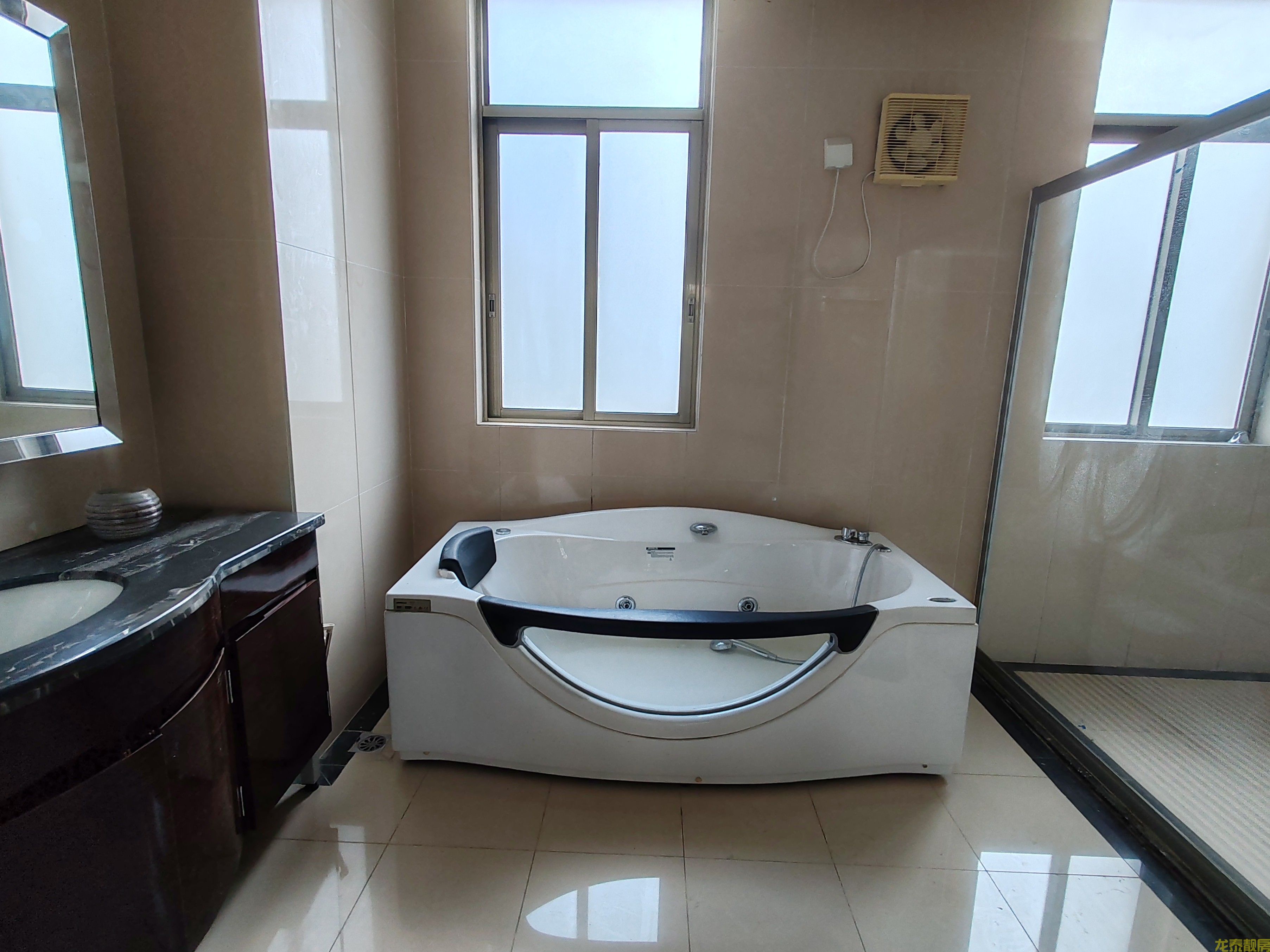 碧桂园单边位200多平大别墅