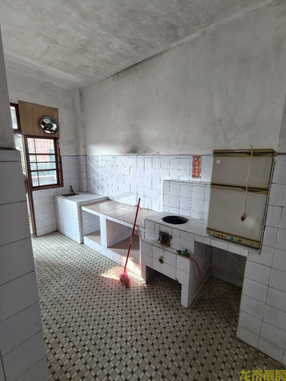 糖厂路口步梯靓楼层三房两厅售